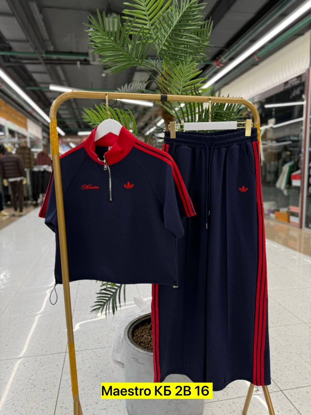 спортивный костюм adidas originals,спортивный костюм adidas,костюм адидас красный,спортивные костюмы адидас,костюм спортивный женский