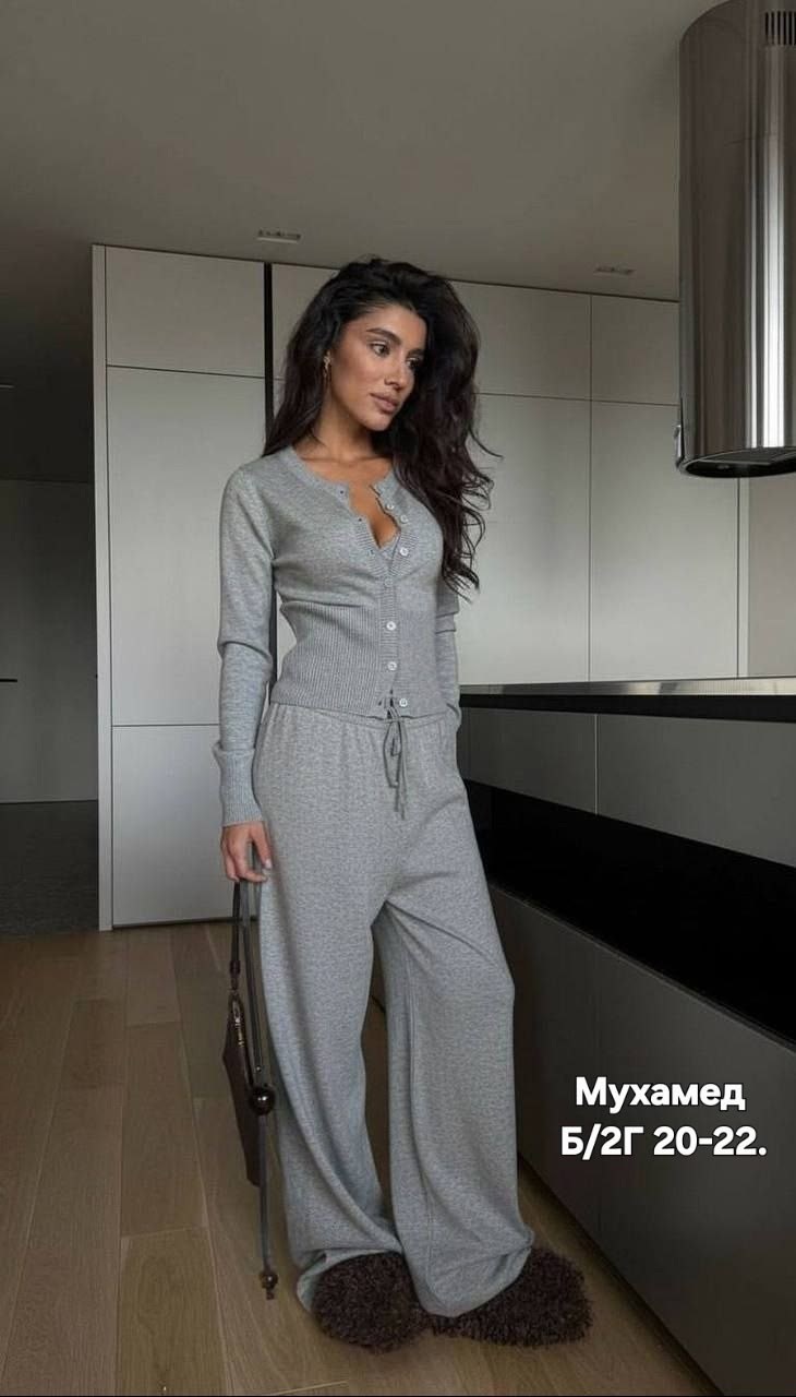 костюм двойка женский,костюм трикотажный,женские костюмы,женский брючный костюм,костюм женский с капри