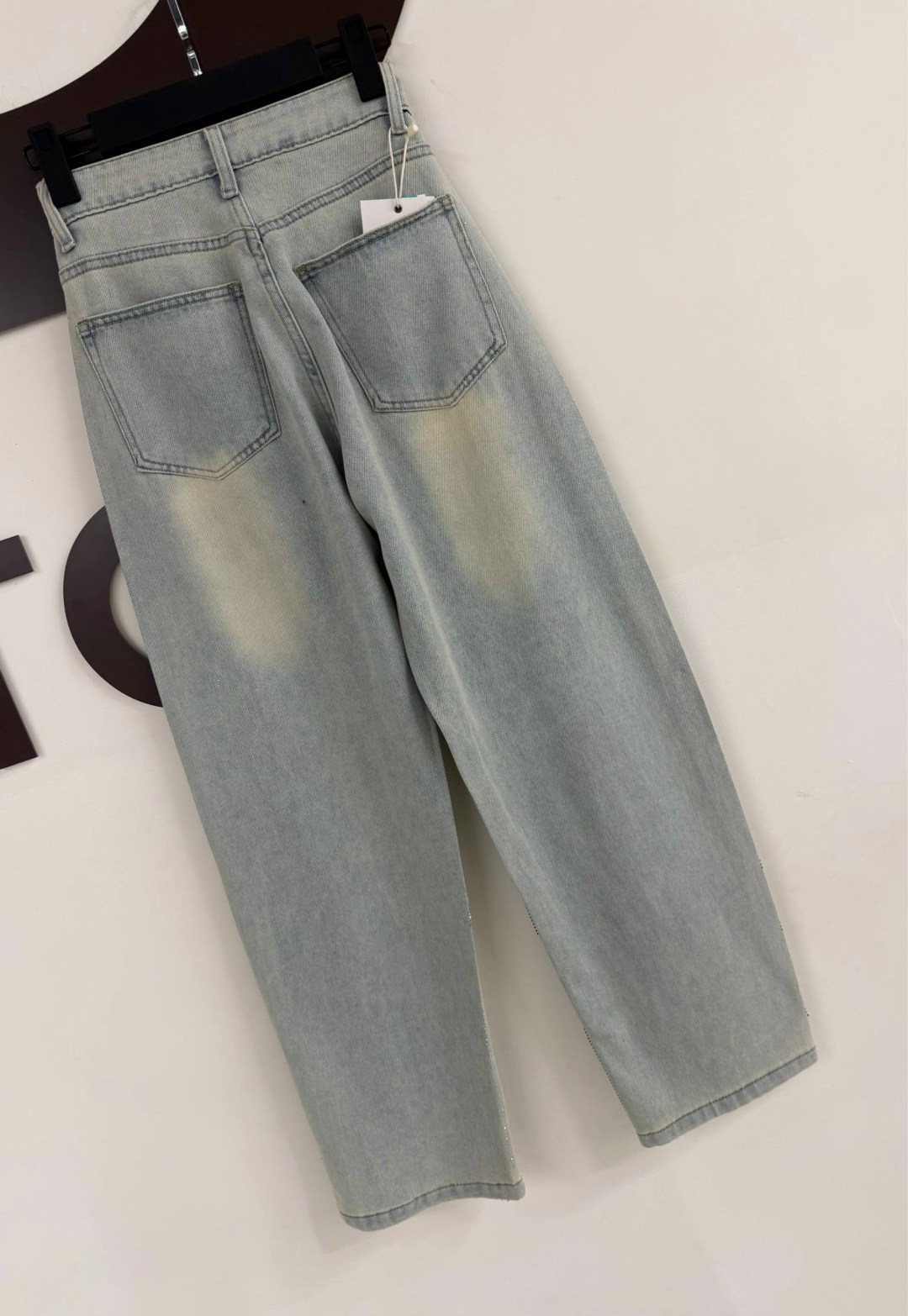 женские джинсы,модные джинсы,стильные джинсы,джинсовые брюки,джинсы широкие