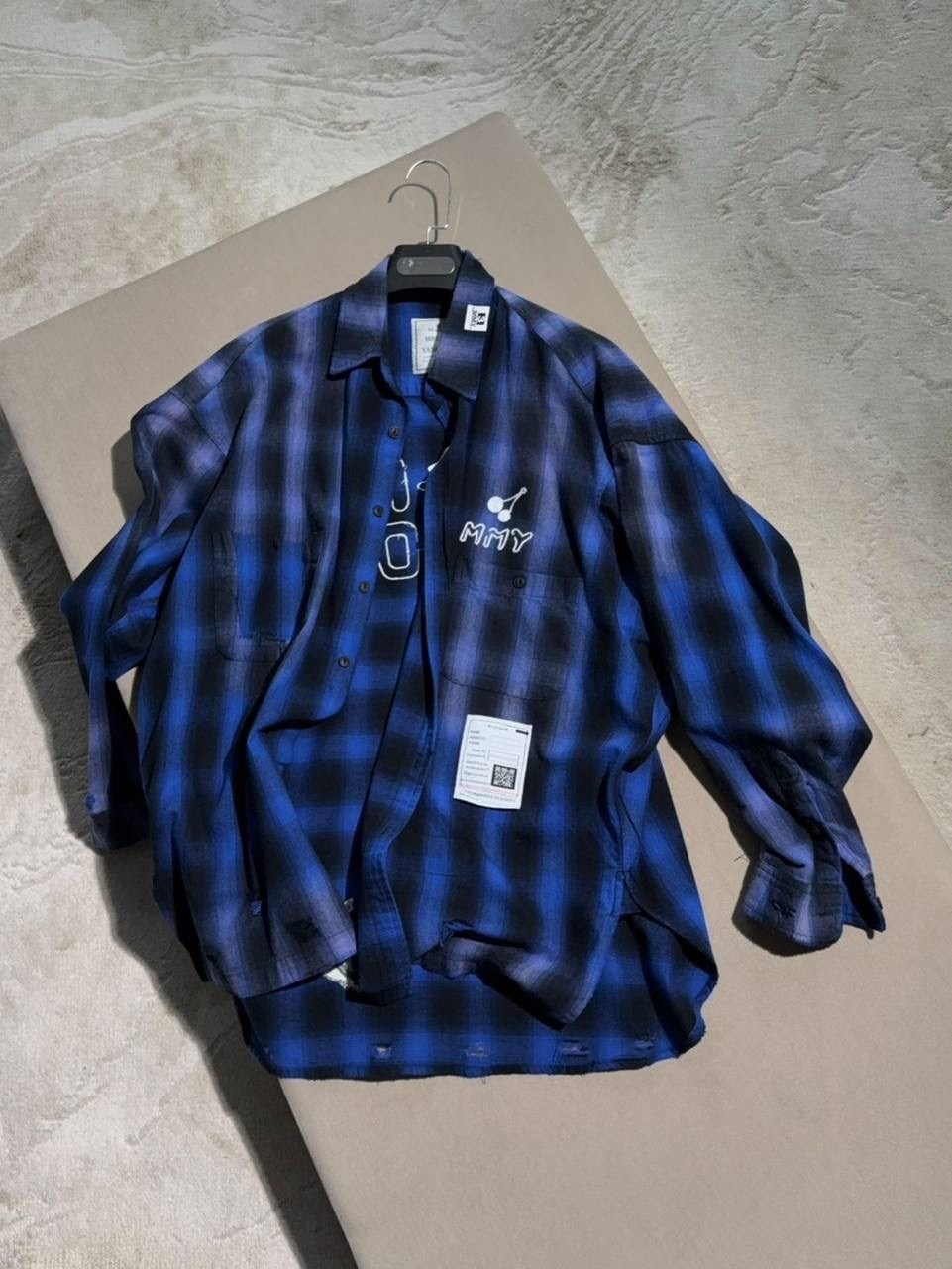 девушка,рубашка оверсайз,футболки оверсайз женские,стильная одежда,рубашка miu miu оверсайз