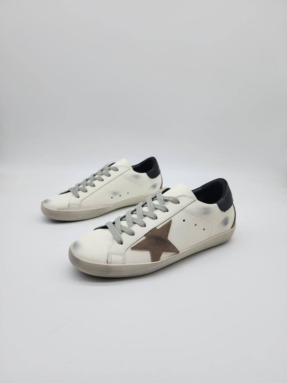 golden goose кроссовки,кеды golden goose,golden goose кеды женские,golden goose deluxe brand белые кожаные кеды super star для женщин,golden goose реплика