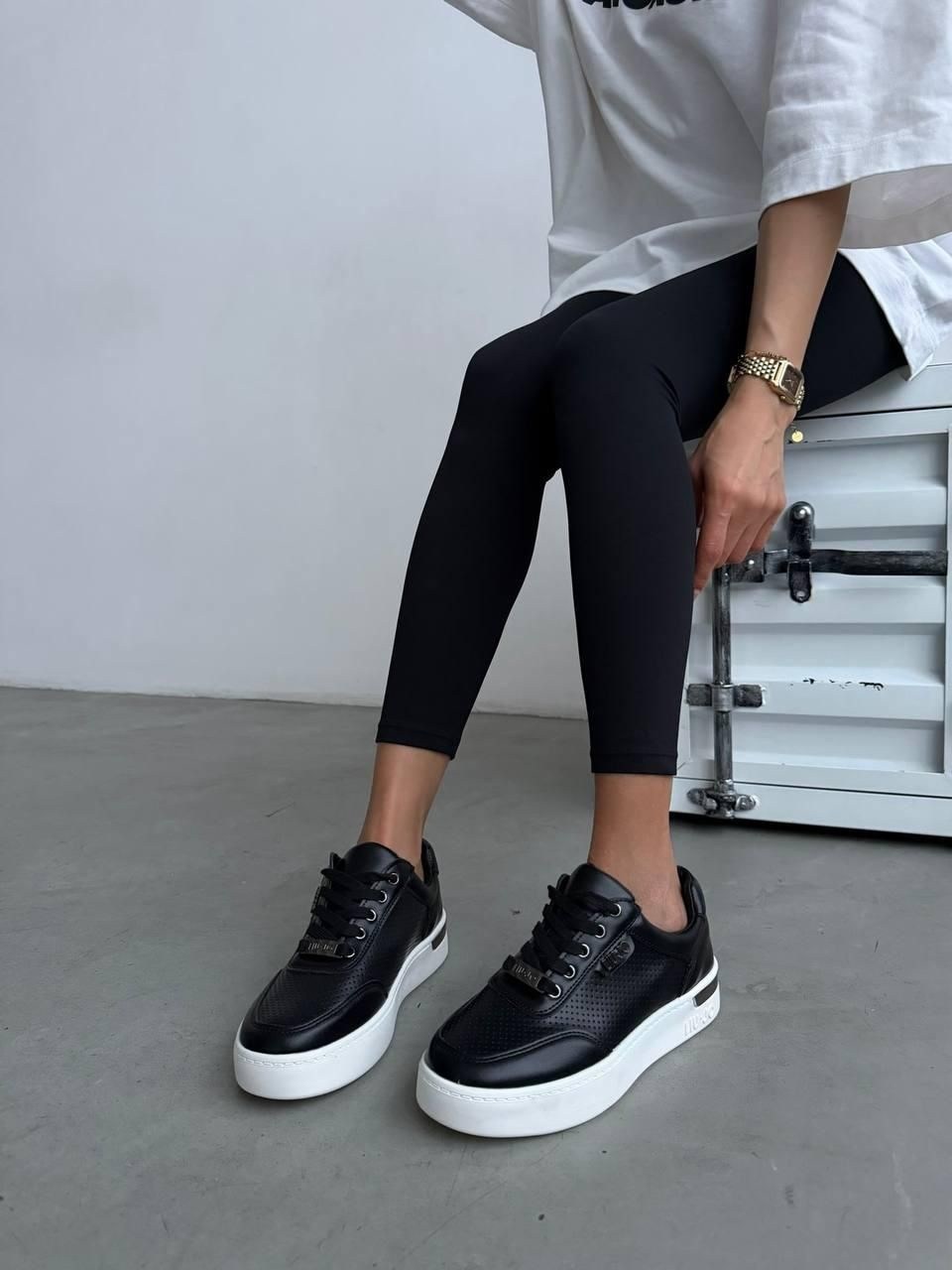 чёрные кеды с белой подошвой женские,кеды женски,кроссовки женскиe,черные кеды женские,женские кеды