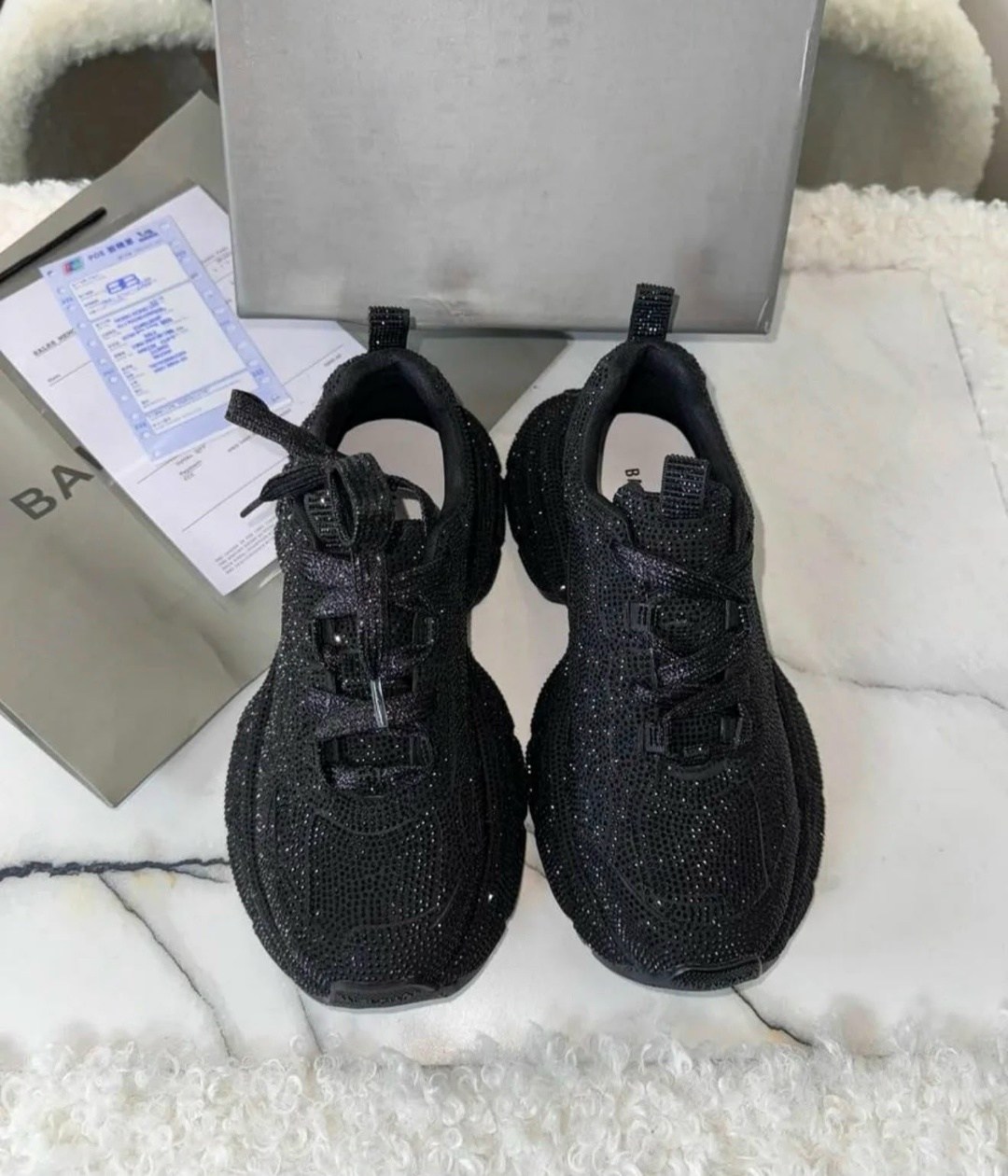 женские кроссовки,,блестящие кроссовки,модные женские кроссовки,adidas yeezy boost 350 v 2