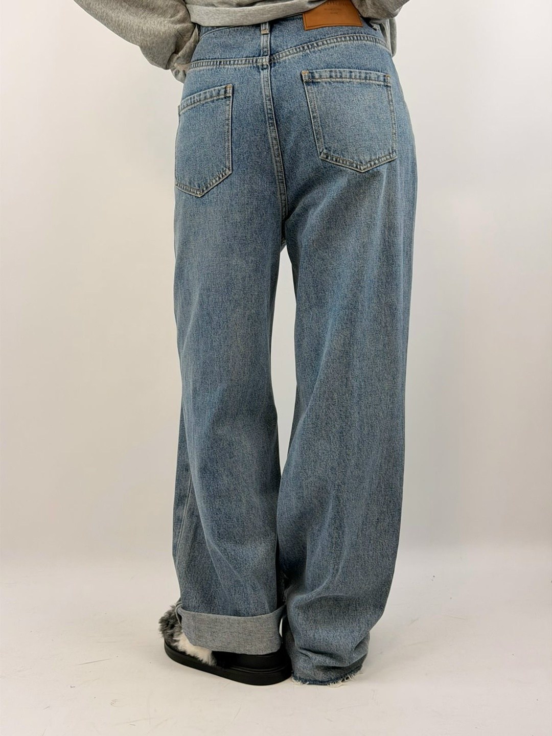 джинсы широкие рваные toptop,джинсы широкие,джинсы рваные,джинсы женские широкие,женские рваные джинсы в стиле хип-хоп