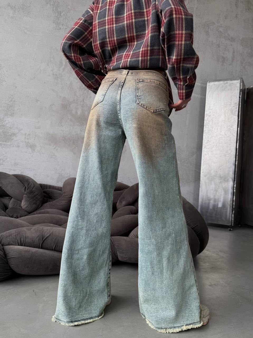 джинсы модные,женские джинсы,брюки джинсы,широкие джинсы,джинсы голубые