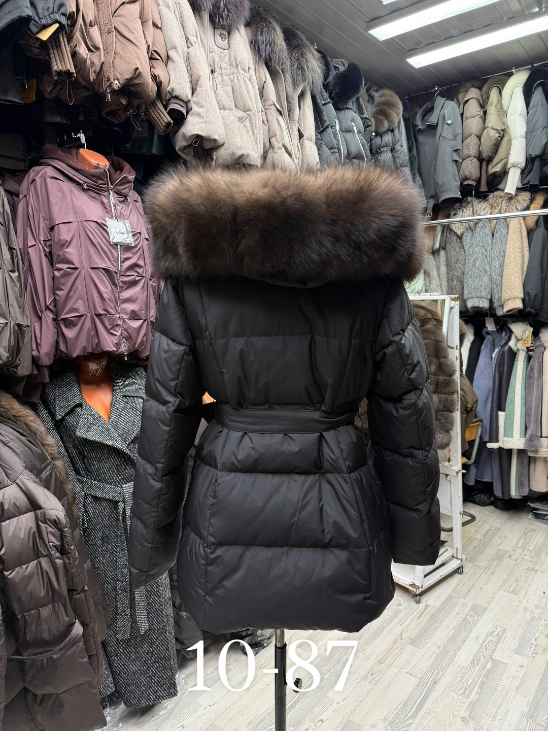 пуховик с натуральным мехом и песца70 cm с капюшоном,пуховик женский с натуральным мехом,пуховик с натуральным мехом и песца,пуховик с натуральным мехом,пуховик с мехом