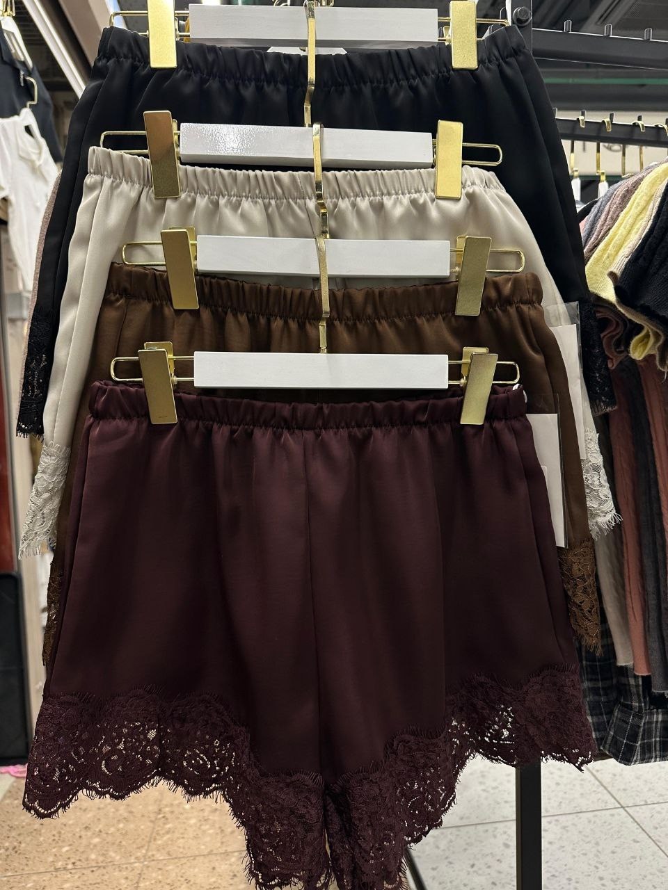 кружевные шорты,шорты с кружевом,женские шорты,повседневные шорты,меховые шорты