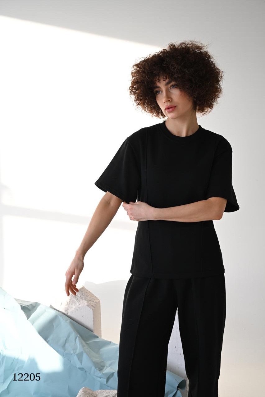 брюки свободного кроя,брюки женские,футболки женская,брюки черные,женские костюмы брючные
