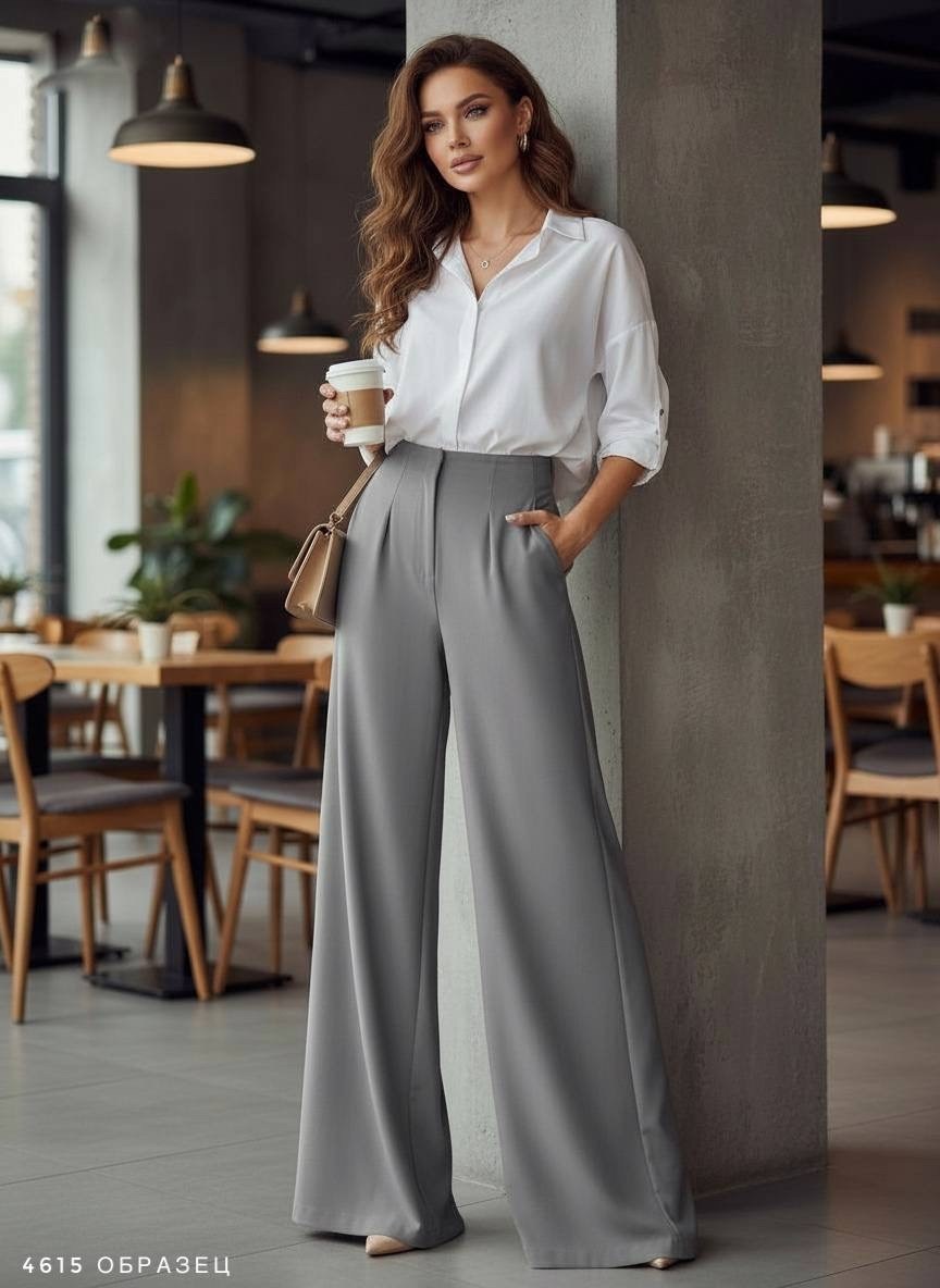 серые брюки палаццо,брюки палаццо,с брюками палаццо образы,брюки палаццо женские 2026,элегантная блузка