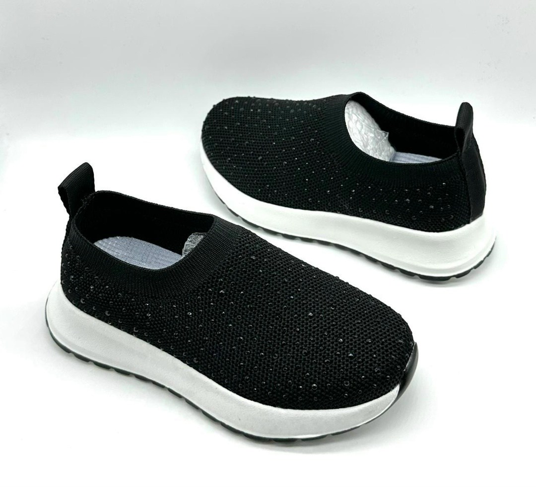 ,слипоны женские,женские кроссовки,кроссовки черные со стразами женские,женская