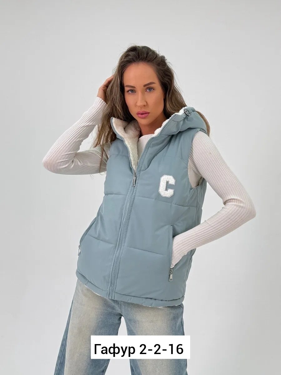 женская жилетка,женские жилеты,жилетка женская с капюшоном,стильная жилетка женская утепленная,жилет женский с капюшоном