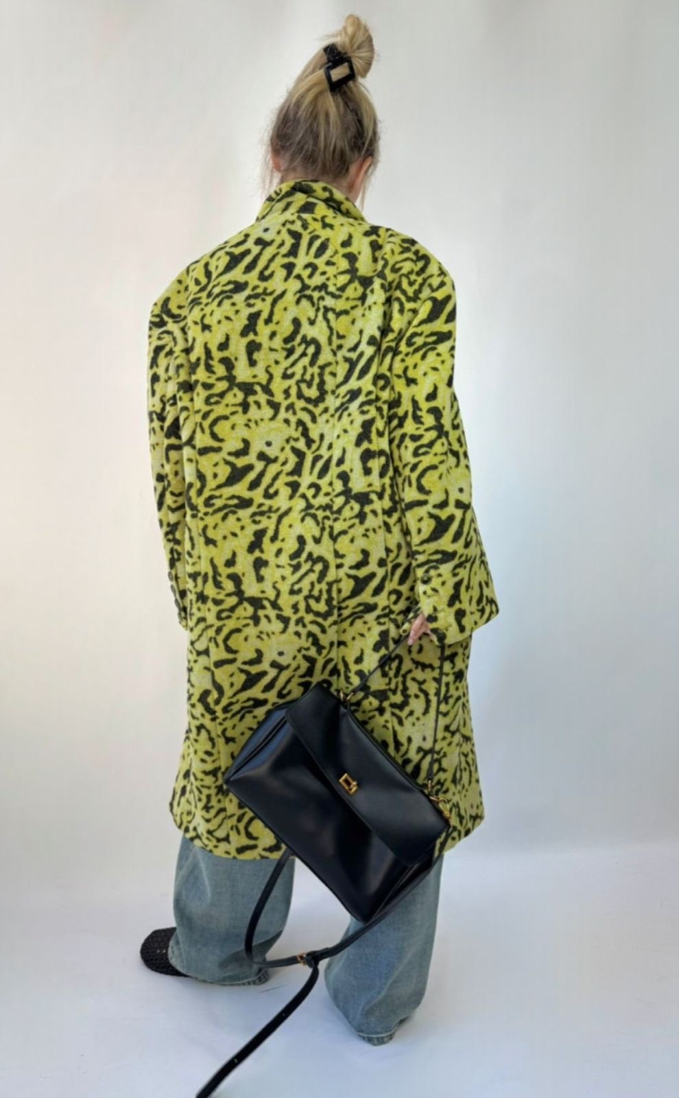 vira plotnikova полупальто бежевый леопард,леопардовое пальто,полупальто,пальто с принтом,шуба пальто