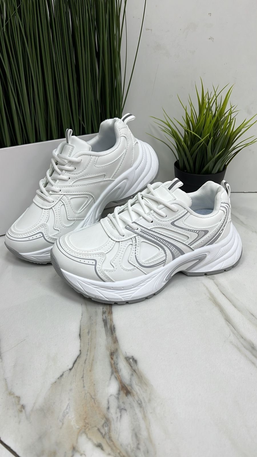 кроссовки женскиe,модные кроссовки,кроссовки,спортивные кроссовки,повседневные кроссовки