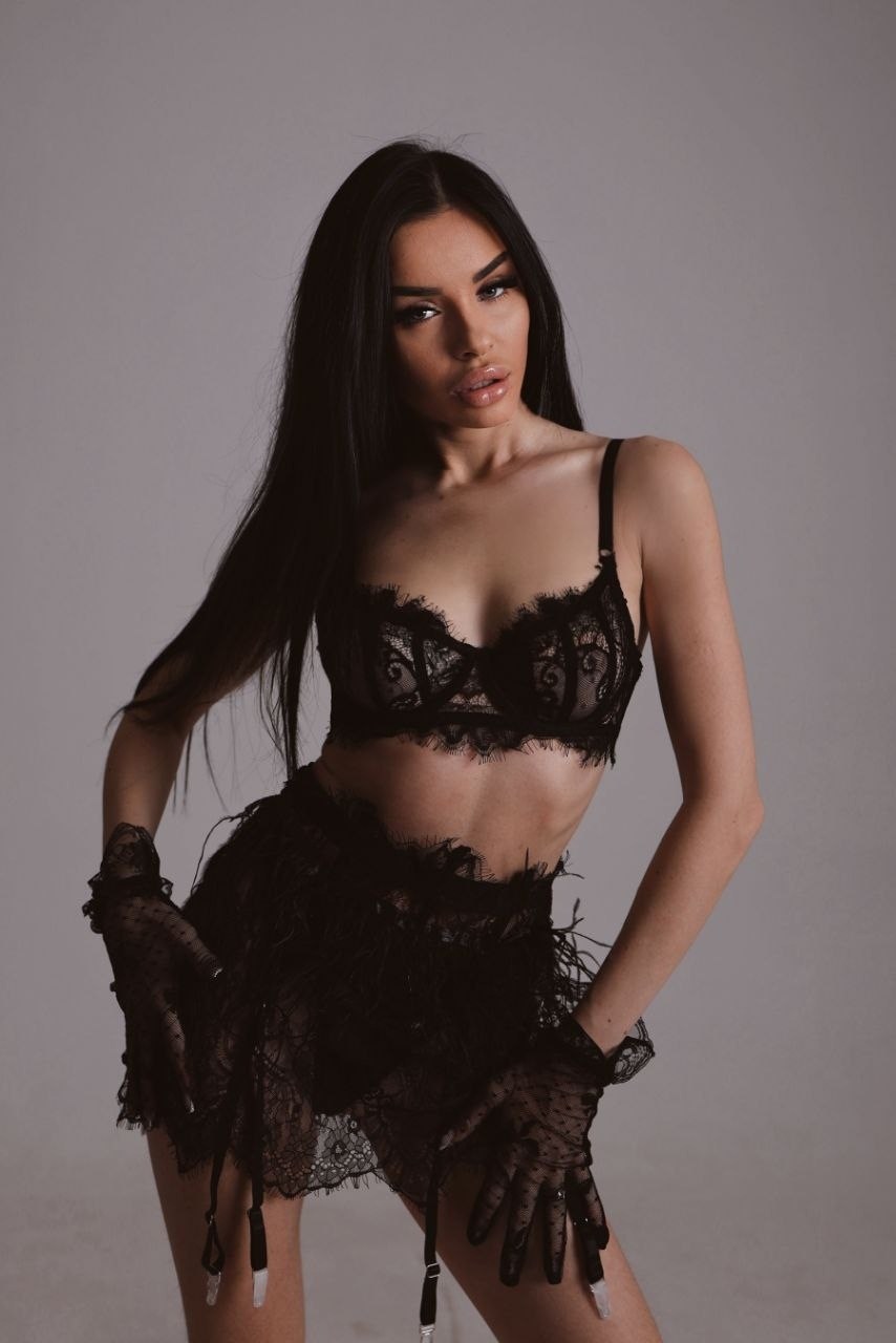 девушка,anastasia taylakova онлифанс,комплект нижнего белья женский с перьями rich,нижнее белье,нижнее белье с перьями эротический кружевной