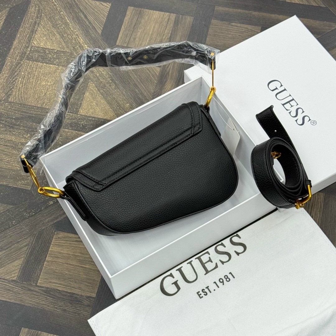 женская сумка guess,сумка guess,сумка женская дешевая через плечо брендовая guess,сумка через плечо guess женская,guess сумка на плечо