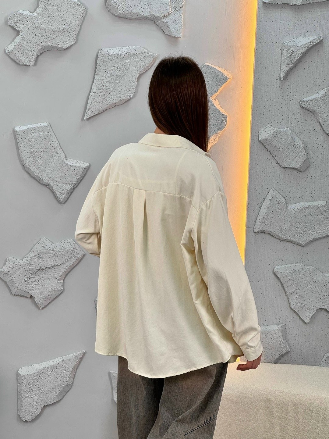 рубашка женская,рубашка,голубая рубашка женская оверсайз,образы с голубой рубашкой оверсайз,рубашка летняя