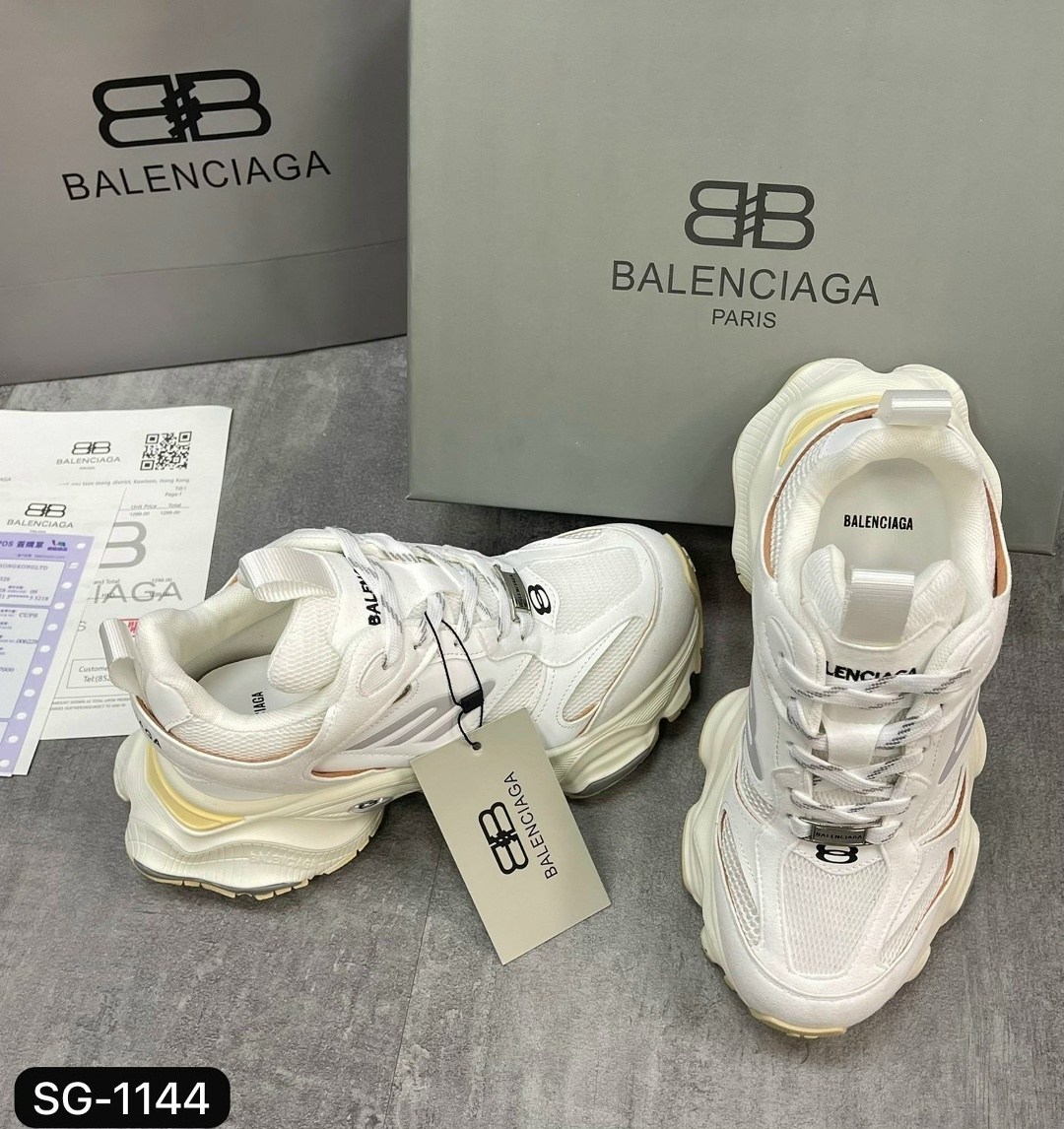 женские кроссовки balenciaga,кроссовки balenciaga,кроссовки balenciaga triple s,кроссовки баленсиага,баленсиага кроссовки в сетку