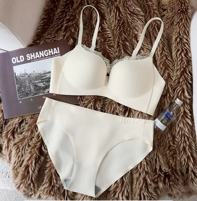 комплект бесшовного нижнего белья,комплект нижнего белья,комплект белья женский,нижне бельё женское,комплект женского нижнего белья