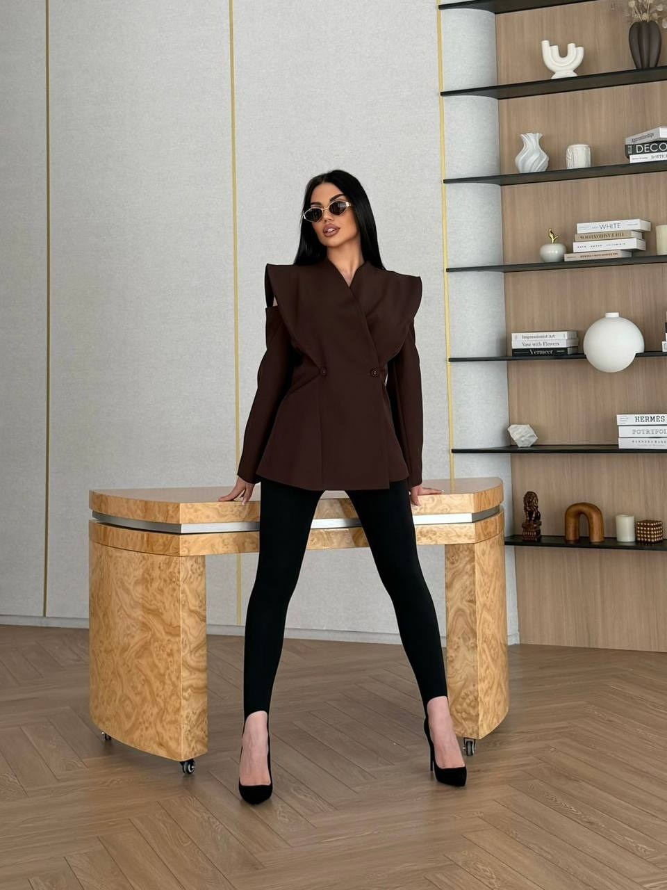 легинсы со штрипками с пиджаком,брючный костюм женский,легинсы со штрипками,костюм с брюками,пиджак и жакет