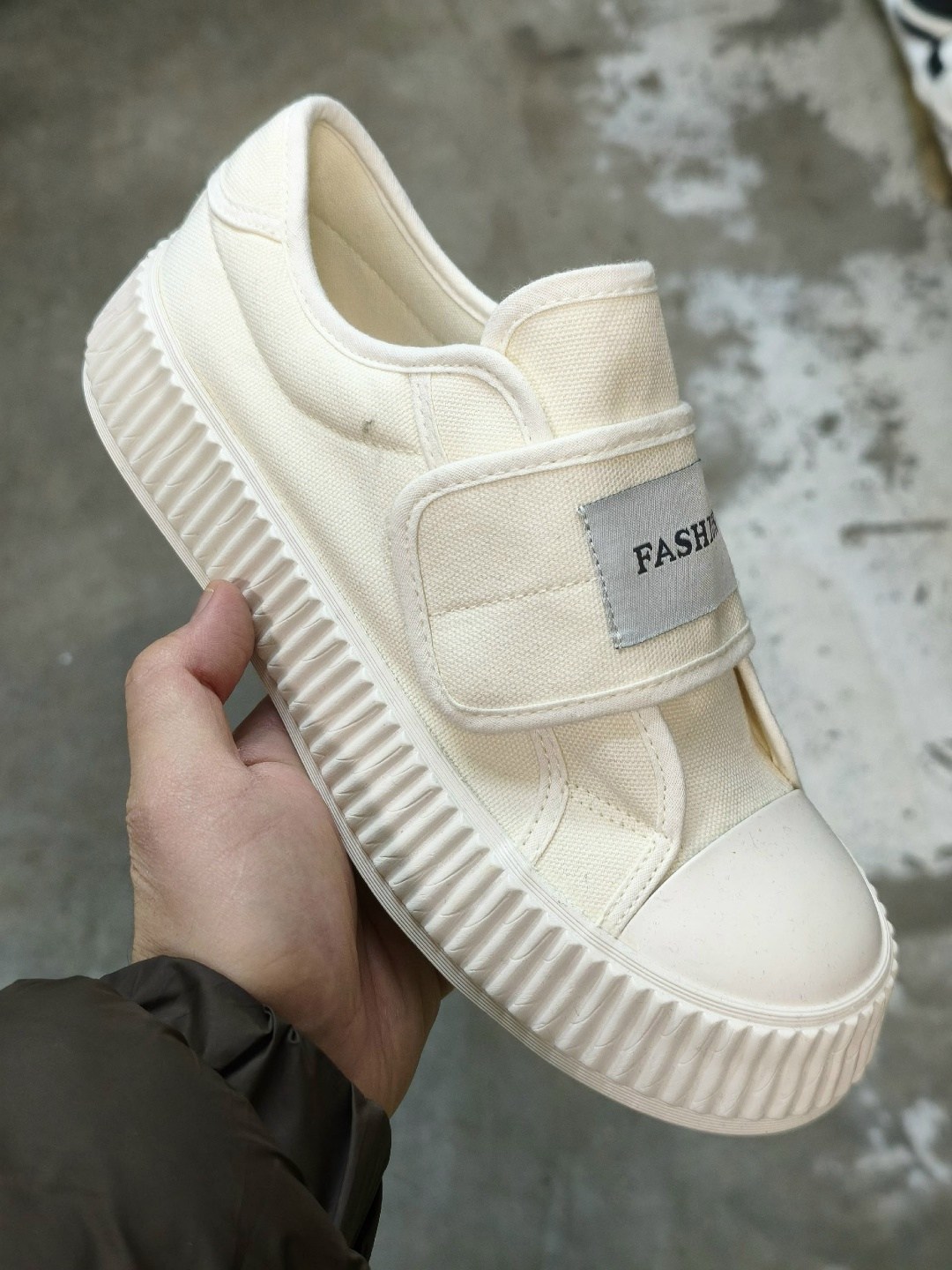 ,кеды maison mihara yasuhiro,maison mihara yasuhiro кроссовки,повседневные кроссовки,парусиновая