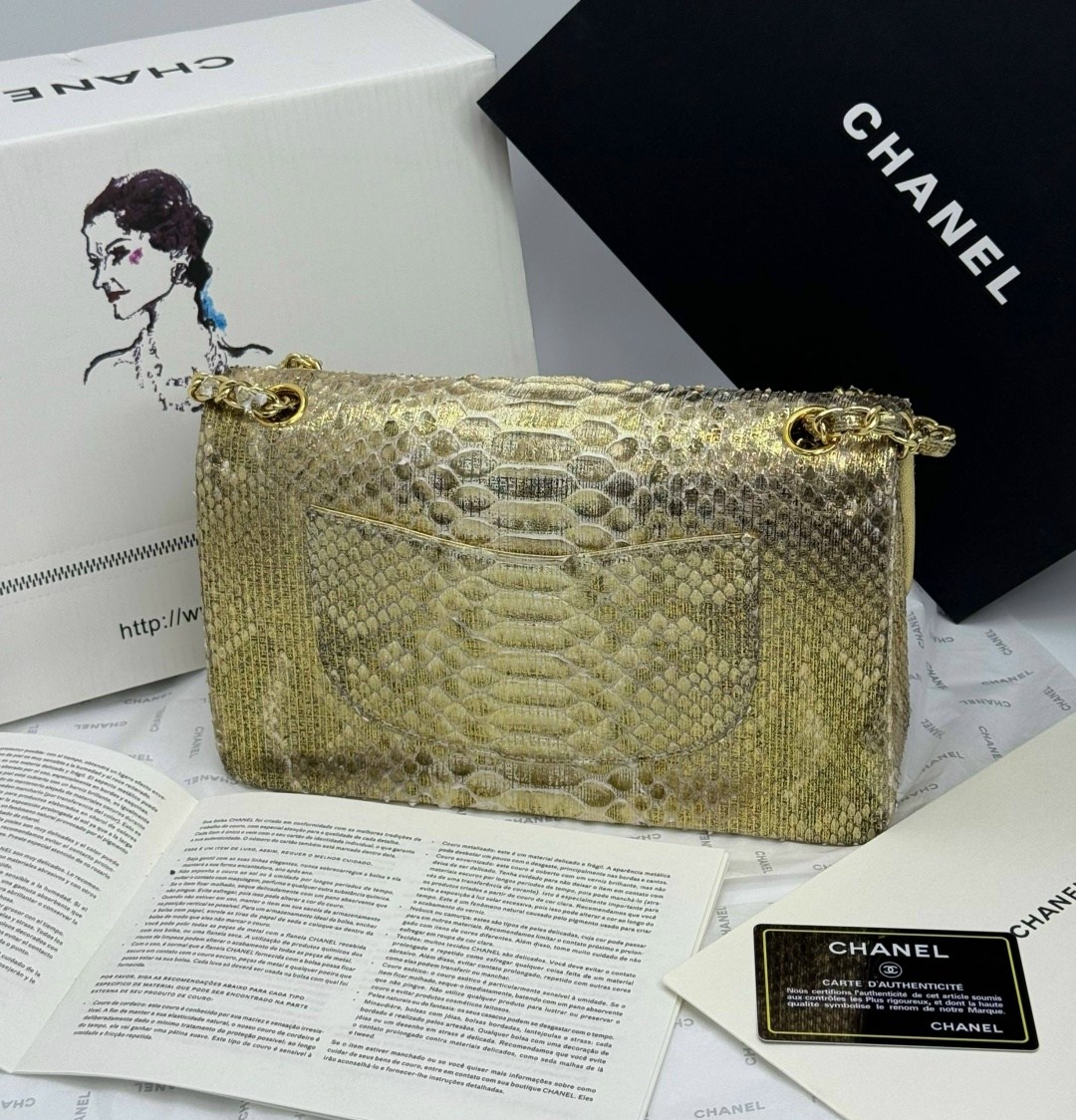 шанель сумка змеиная кожа,сумка на цепочке из змеиной кожи chanel,сумка из кожи южноафриканского питона chanel,сумка шанель,женские сумки chanel