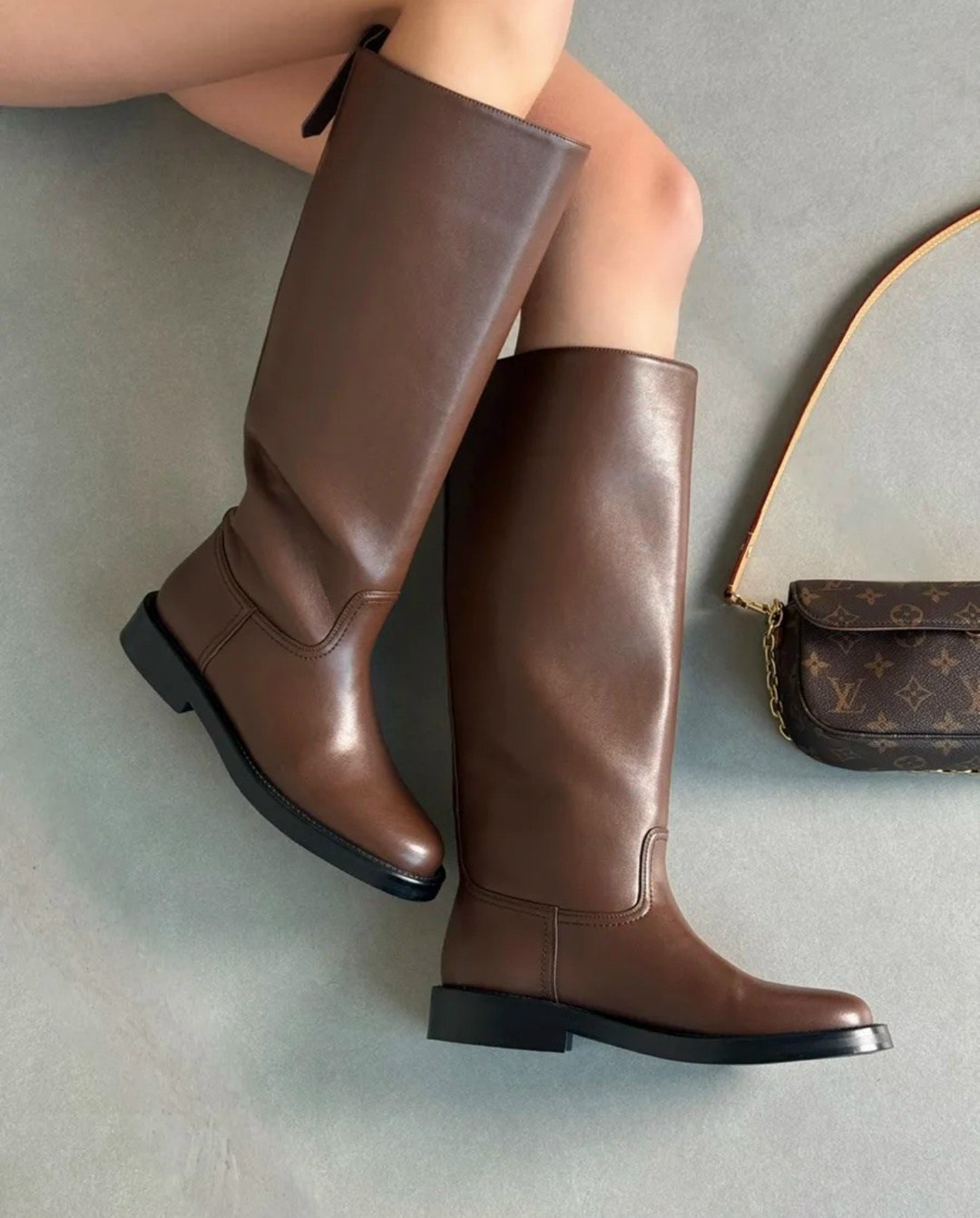 женские сапоги,осенние жокейские сапоги кожаные paris bacio,сапоги трубы демисезонные alessanmilano 482801774,сапоги цвета шоколад,сапоги трубы кожаные paris bacio