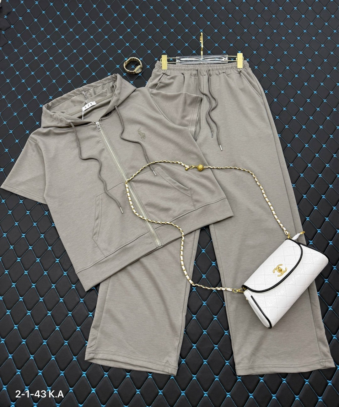 женский костюм,костюм двойка,костюм бежевый,костюм трикотажный,костюм двойка женская