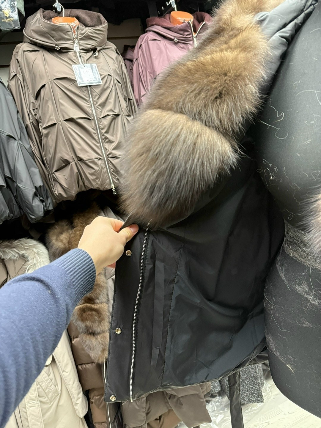 пуховик с натуральным мехом и песца70 cm с капюшоном,пуховик женский с натуральным мехом,пуховик с натуральным мехом и песца,пуховик с натуральным мехом,пуховик с мехом