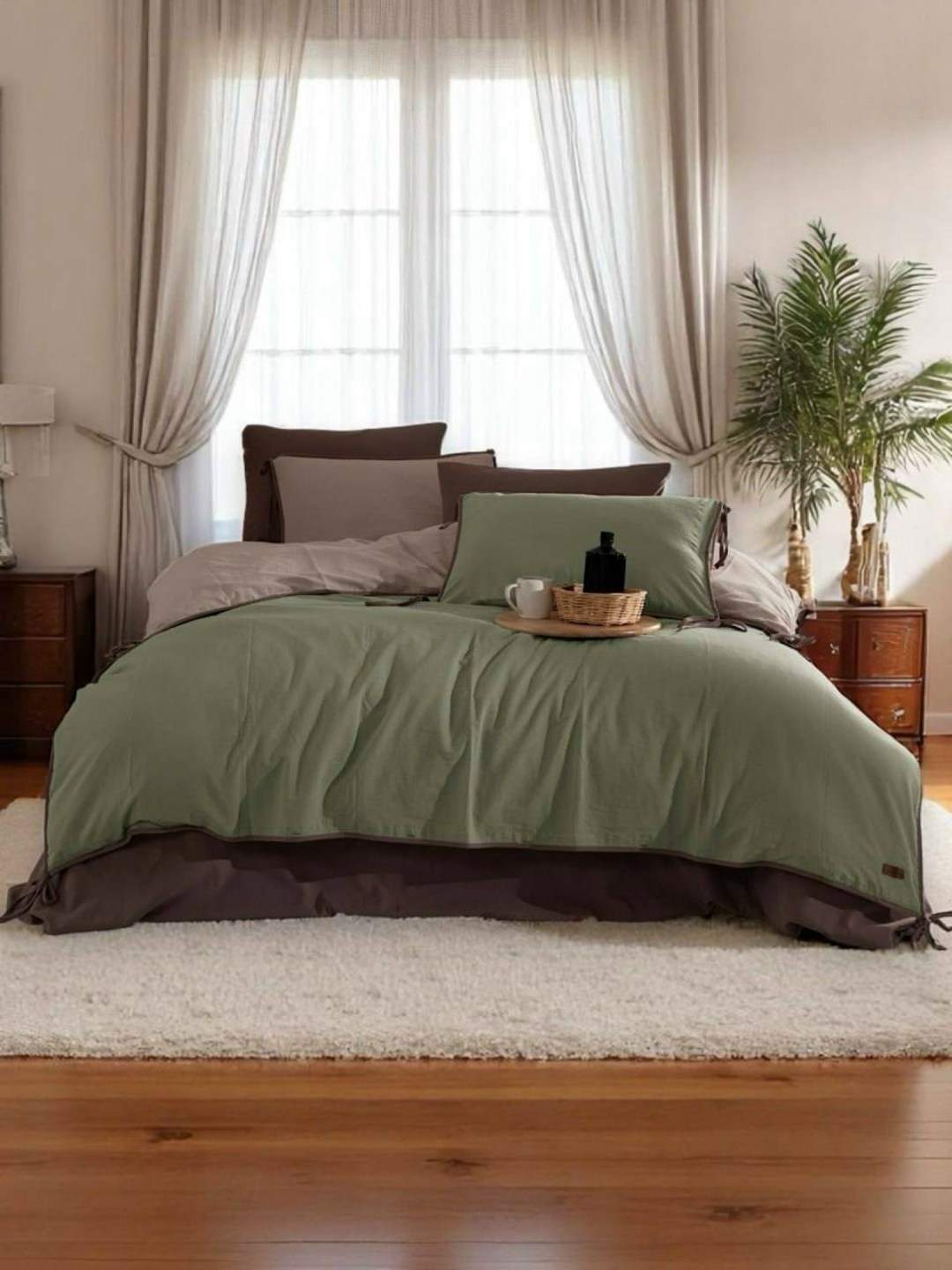 комплект постельного белья,постельное бельё,однотонное постельное белье,интерьер спальной,стильная спальня
