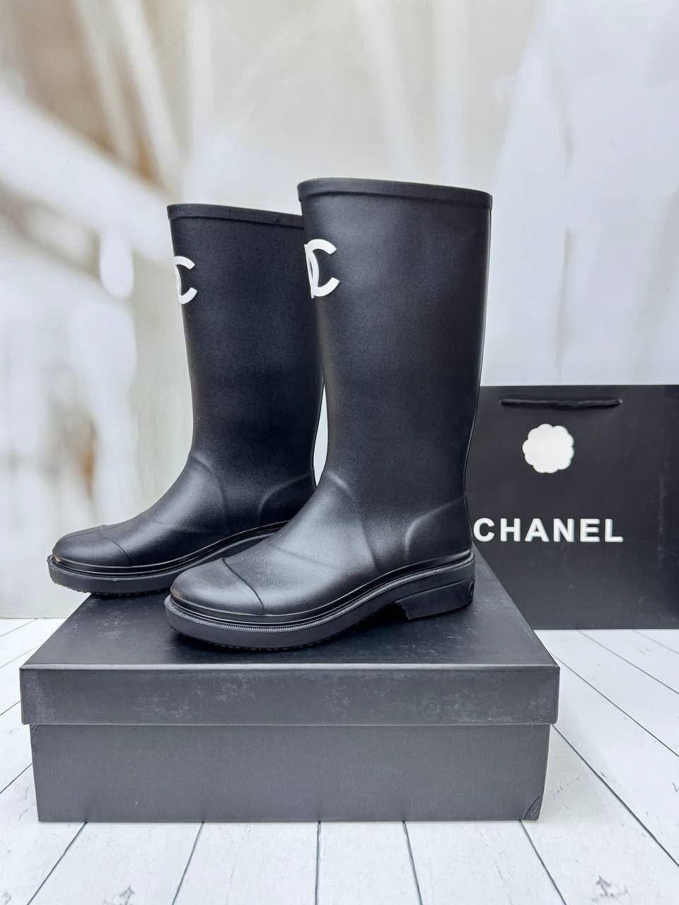 резиновые сапоги chanel,шанель сапоги резиновые,chanel черные резиновые сапоги для женщин,сапоги chanel,женские резиновые сапоги chanel черные