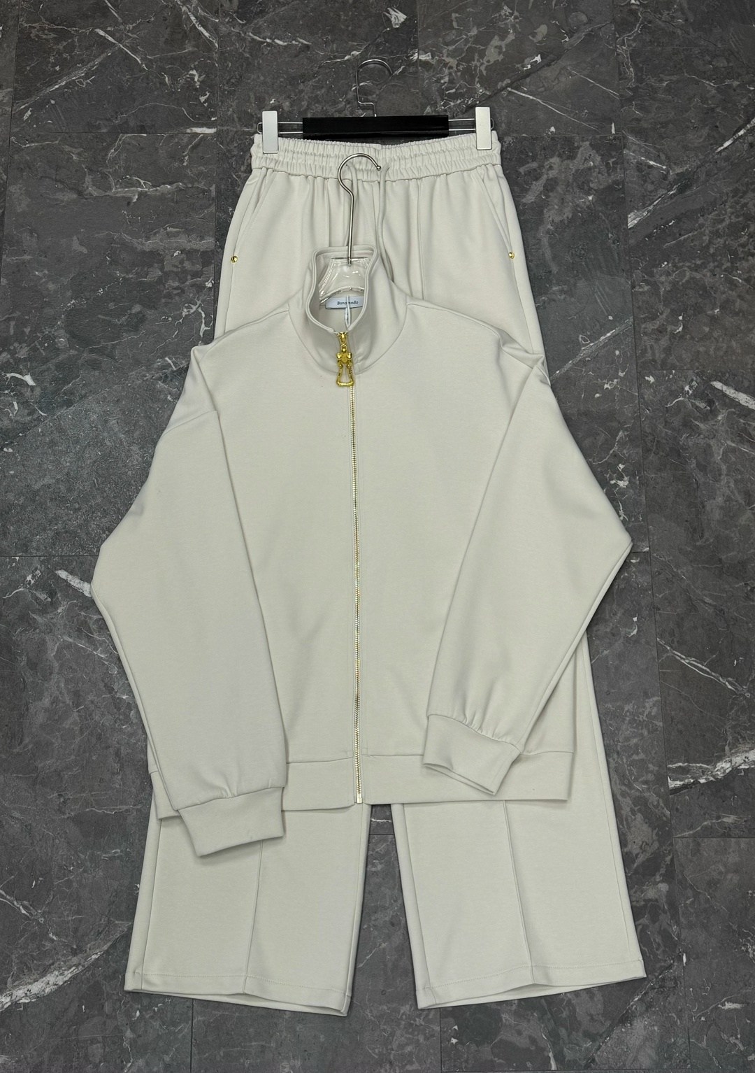 костюм спортивный,спортивный костюм с брюками на кулиске olli suits,костюм оверсайз,женский спортивный костюм,костюм на флисе женский