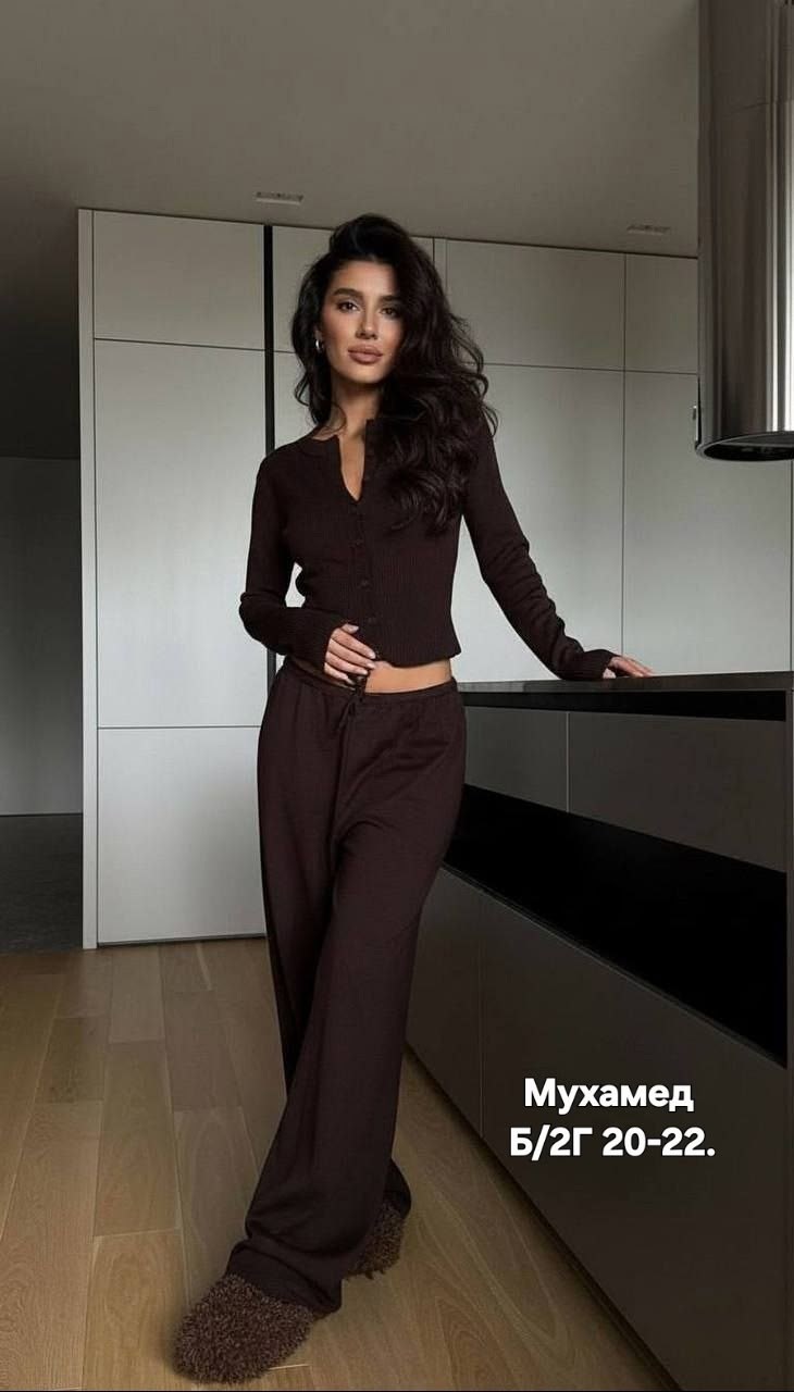 костюм двойка женский,костюм трикотажный,женские костюмы,женский брючный костюм,костюм женский с капри