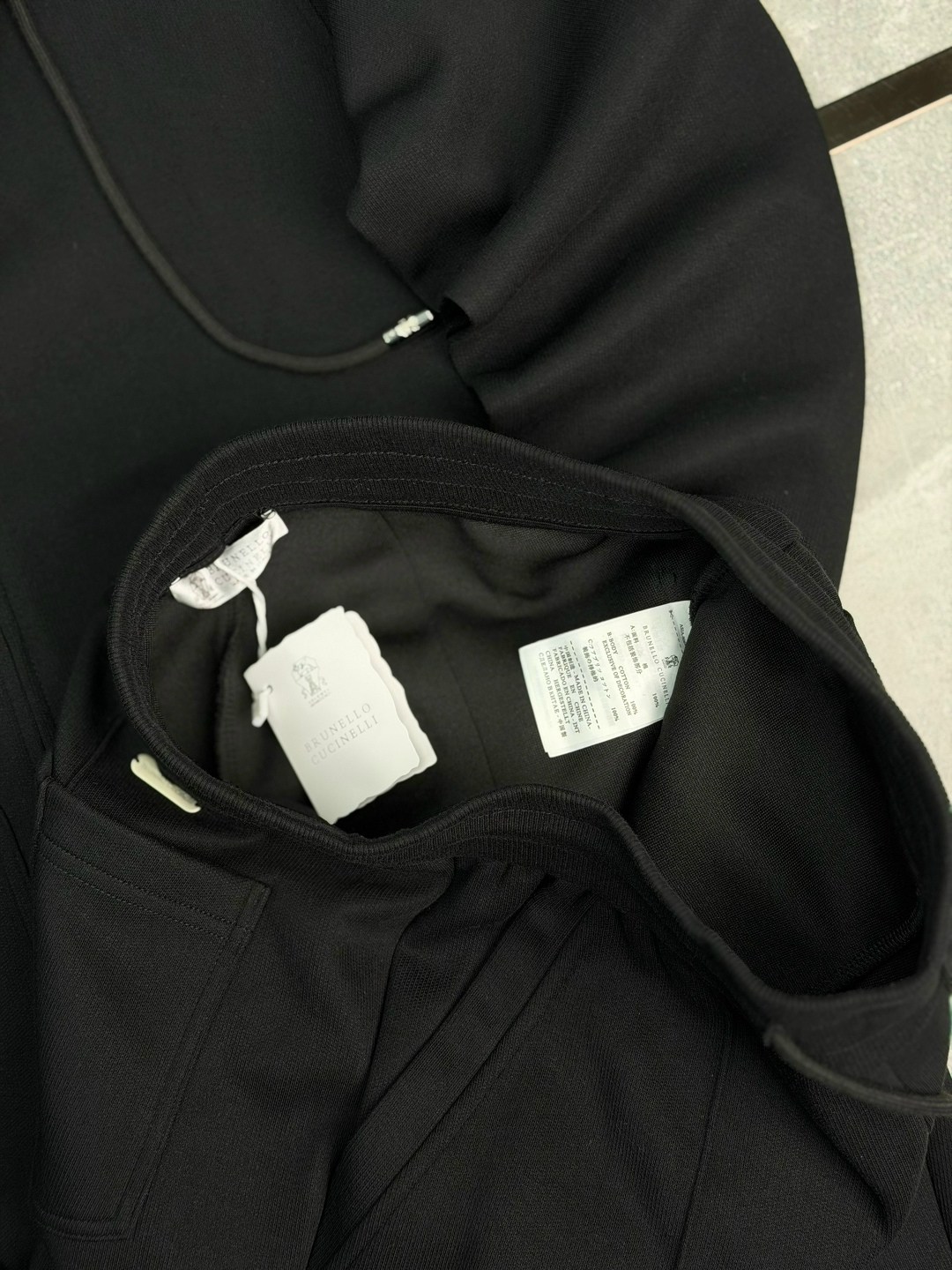 спортивный костюм brunello cucinelli,бежевая кофта,спортивные костюм,бежевая толстовка,костюм на флисе мужской