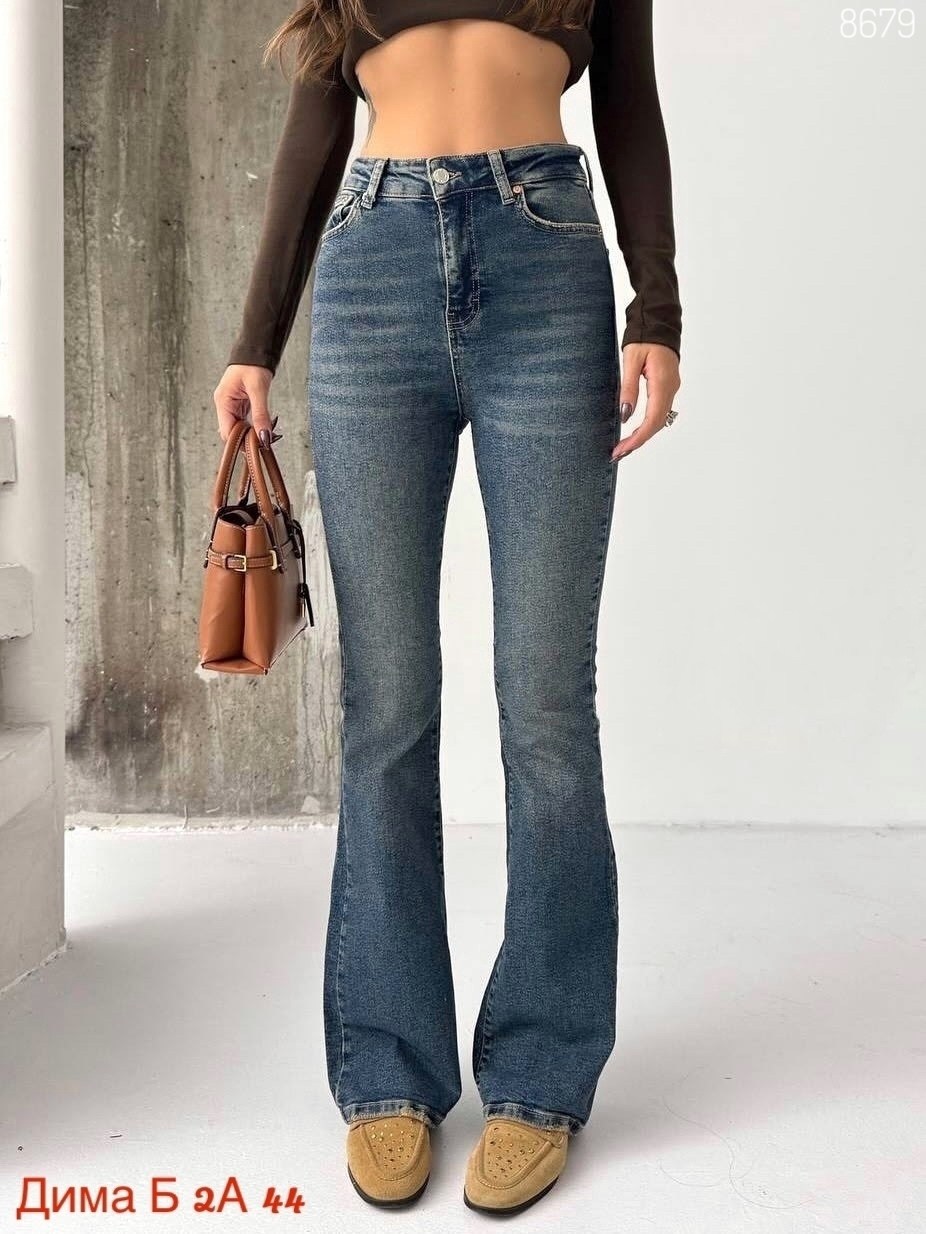 женские джинсы клеш,джинсы клеш,джинсы клеш с высокой посадкой,джинсы женские клеш от колена синие модные,клёш от колена джинсы