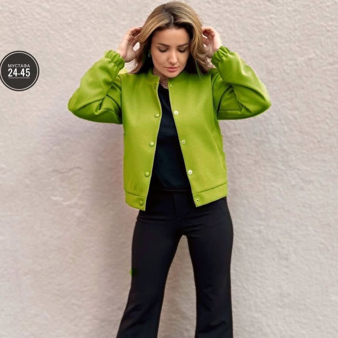 куртка женская бомбер,куртка свободного кроя,кожаная куртка бомбер,куртка бомбер,женская куртка-бомбер цвета хаки