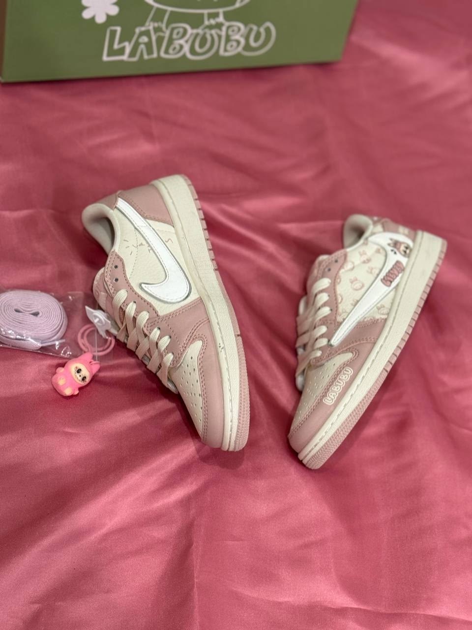 кроссовки,кроссовки nike air jordan 1 low x travis scott x labubu,женские кроссовки,nike air jordan 1 low travis scott,оригинальные кроссовки