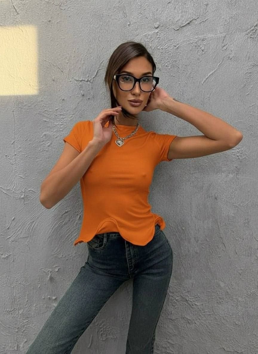 женская футболка,женская кофта,стильная кофта,блузка стильная,блузка с оборками