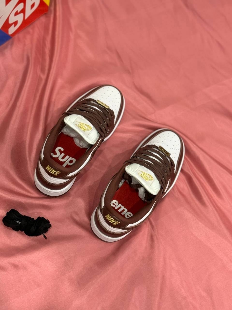 dunk low nike,nike dunk low sb x supreme "barkroot brown",nike supreme,кроссовки,nike sb dunk low