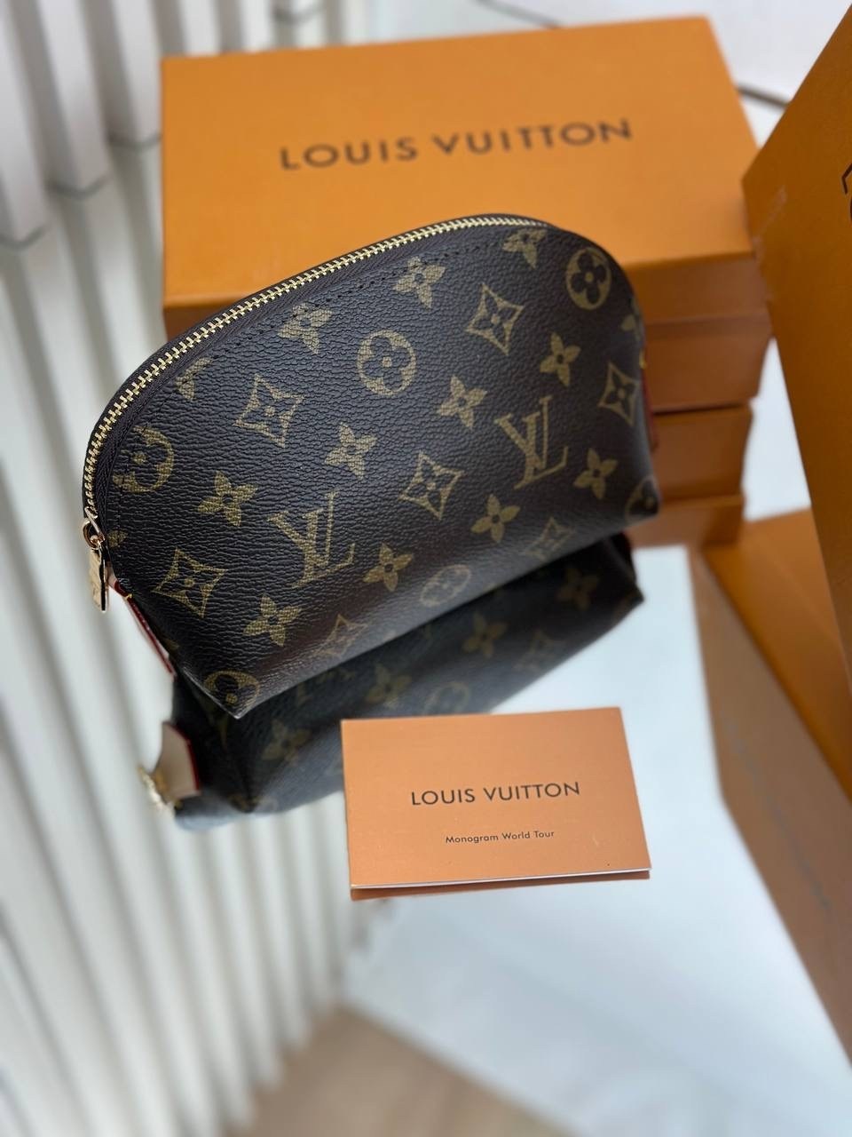 louis vuitton косметичка louis vuitton,косметичка louis vuitton,косметичка из натуральной кожи louis vuitton,дорожная косметичка louis vuitton,дорожная кожаная косметичка louis vuitton коричневая