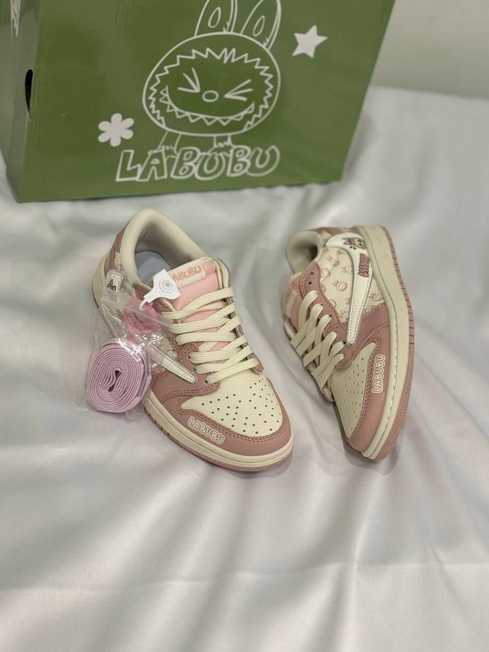 кроссовки,кроссовки nike air jordan 1 low x travis scott x labubu,женские кроссовки,nike air jordan 1 low travis scott,оригинальные кроссовки