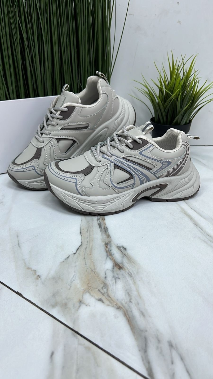 кроссовки женскиe,модные кроссовки,кроссовки,спортивные кроссовки,повседневные кроссовки