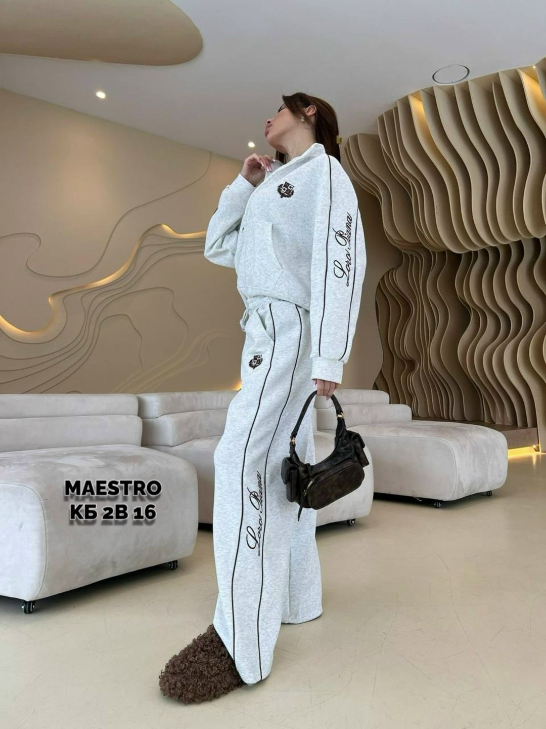 спортивный костюм miu miu женский,стильный костюм,спортивный костюм,женский костюм,спортивный костюм женский