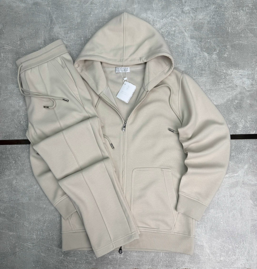 спортивный костюм brunello cucinelli,бежевая кофта,спортивные костюм,костюм,костюм мужской