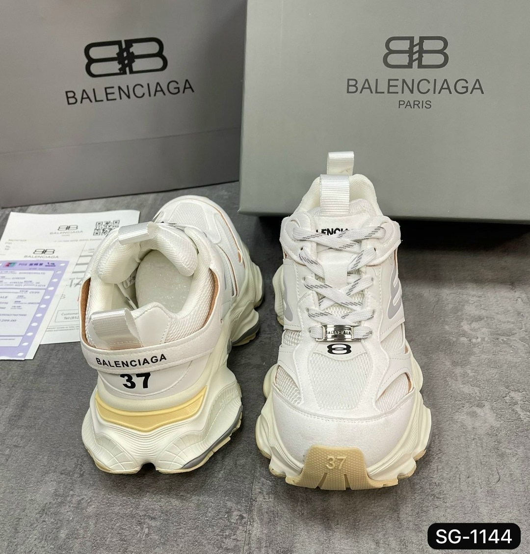 женские кроссовки balenciaga,кроссовки balenciaga,кроссовки баленсиага,кроссовки balenciaga triple s,баленсиага кроссовки в сетку