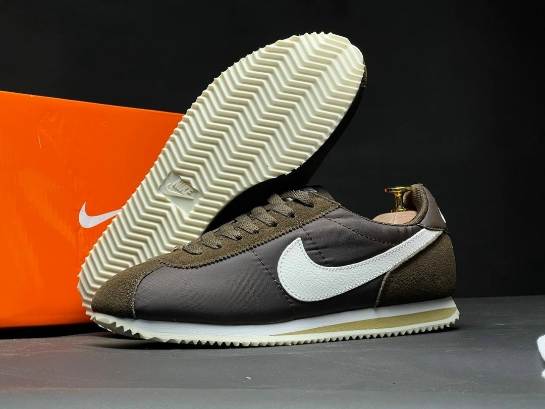 кроссовки nike classic cortez leather,nike cortez classic,кроссовки cortez nike коричневый,кроссовки nike cortez,женские повседневные кроссовки nike classic cortez