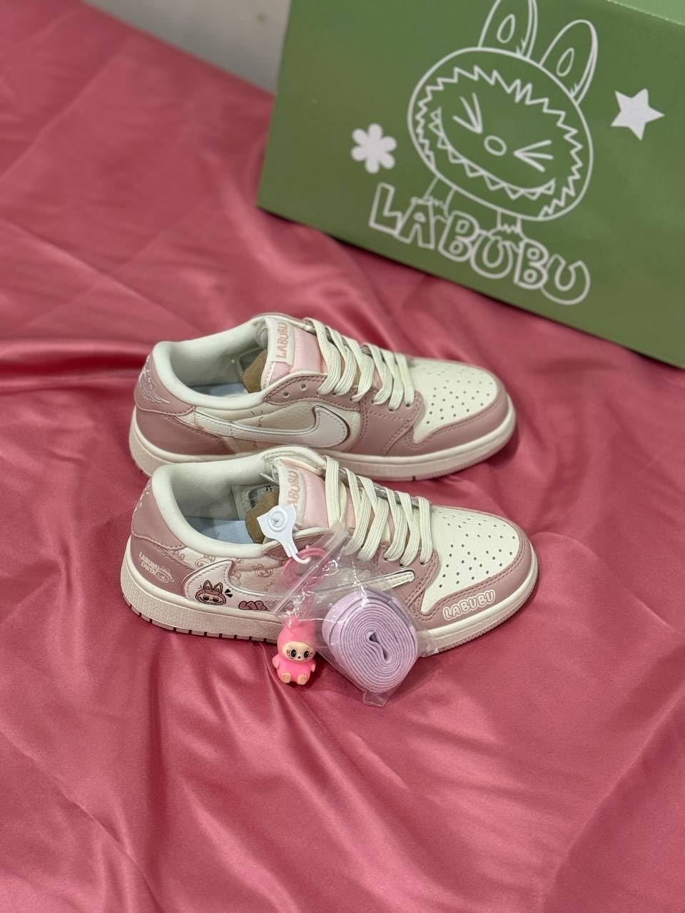 кроссовки,кроссовки nike air jordan 1 low x travis scott x labubu,женские кроссовки,nike air jordan 1 low travis scott,оригинальные кроссовки