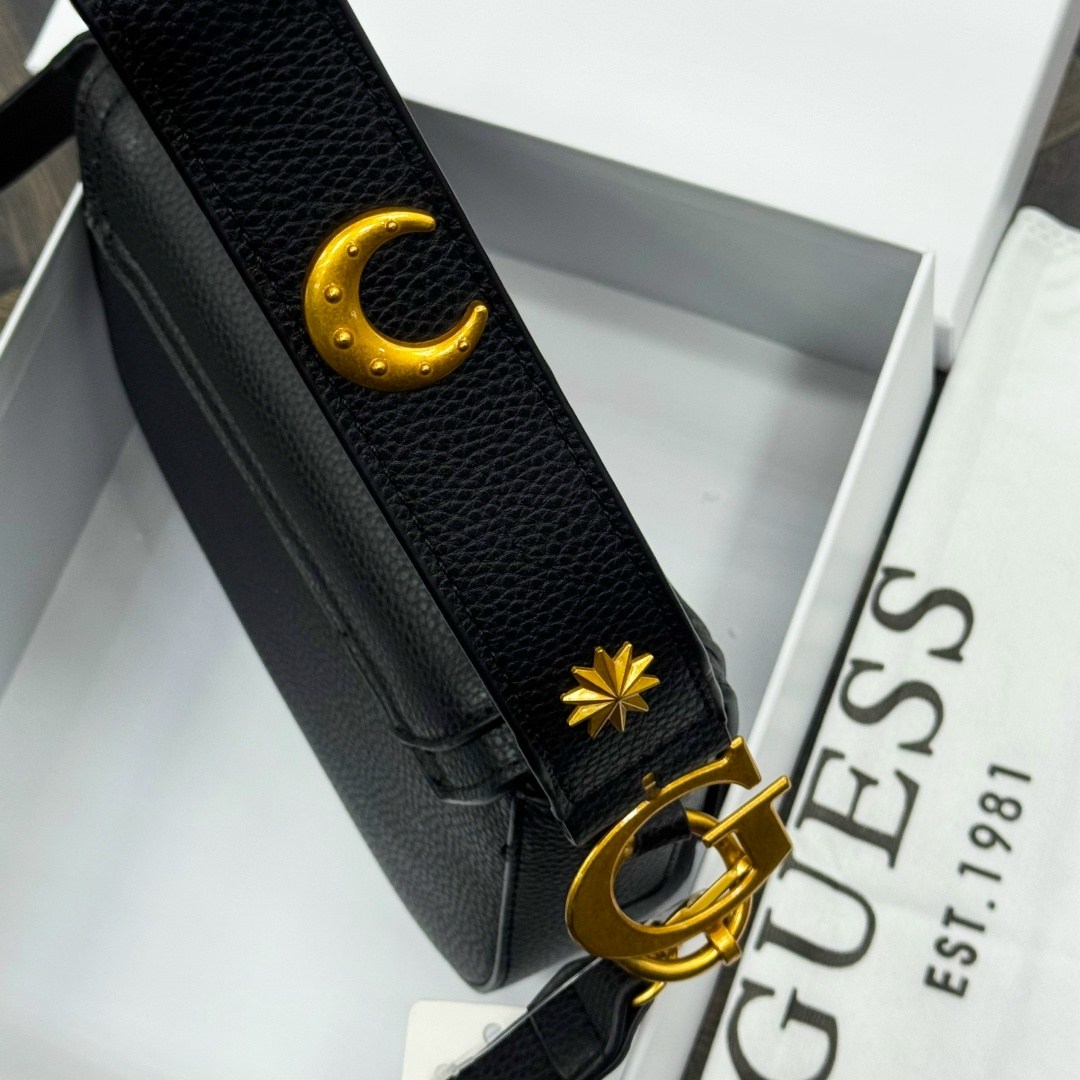 женская сумка guess,сумка guess,сумка женская дешевая через плечо брендовая guess,сумка через плечо guess женская,guess сумка на плечо