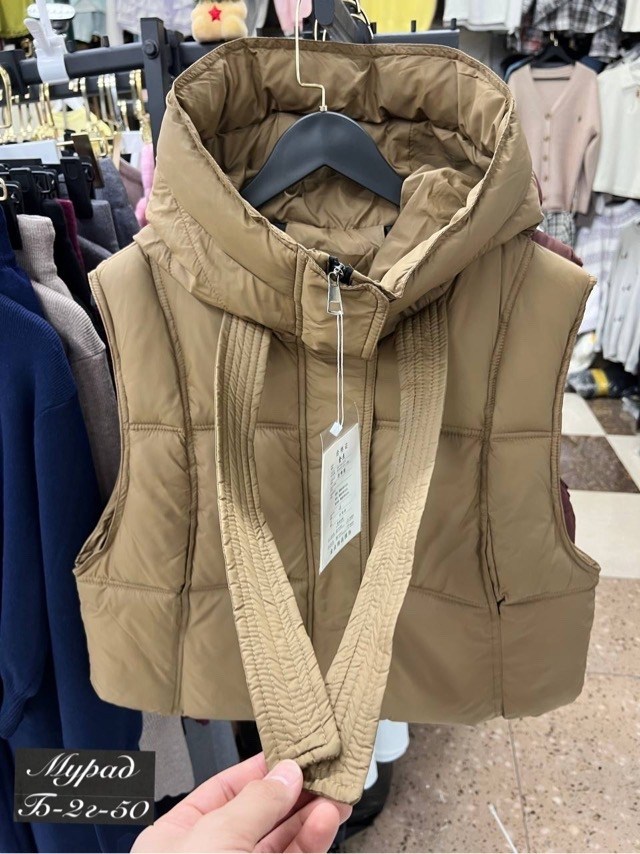 жилет женский,жилетка женская,теплый жилет,жилет с капюшоном женский,жилет