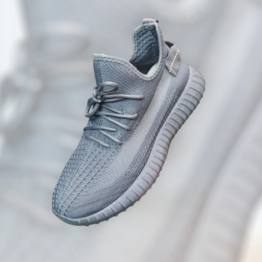 кроссовки мужские yeezy boost 350,,изики кроссовки,кроссовки иззи,кроссовки черные