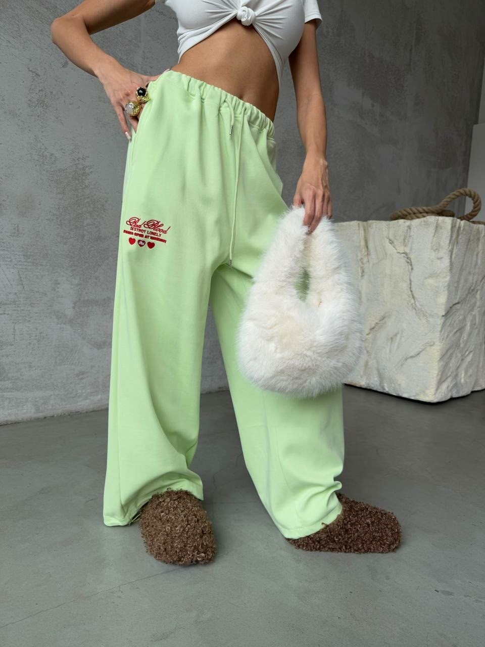 штаны спортивные белые,спортивные штаны,штаны белые,спортивные женские штаны,белые спортивные штаны женские